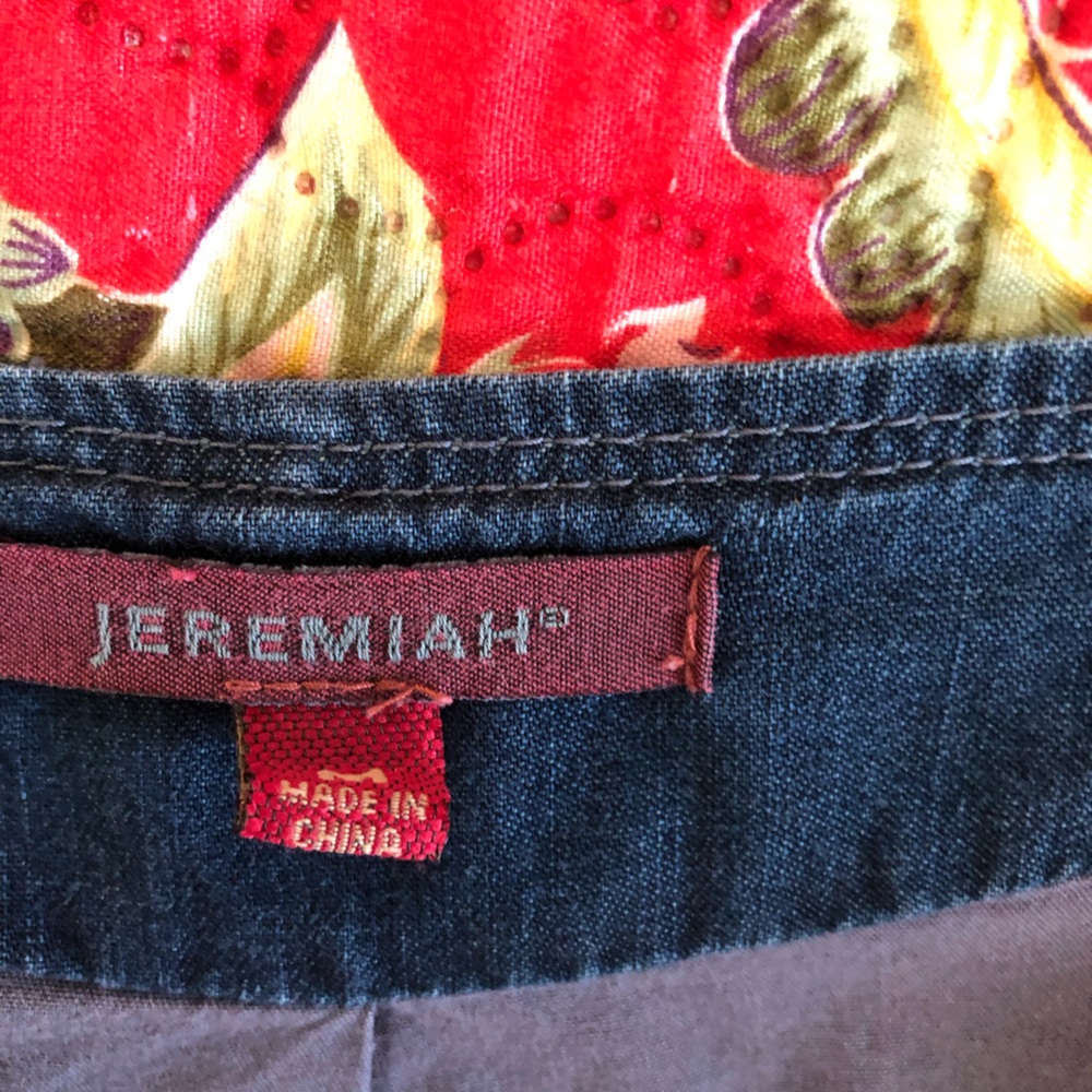 Jeremiah Men's Dark Blue Denim Vest Size Medium, Adjustable back strap, Pockets - Picture 3 of 9